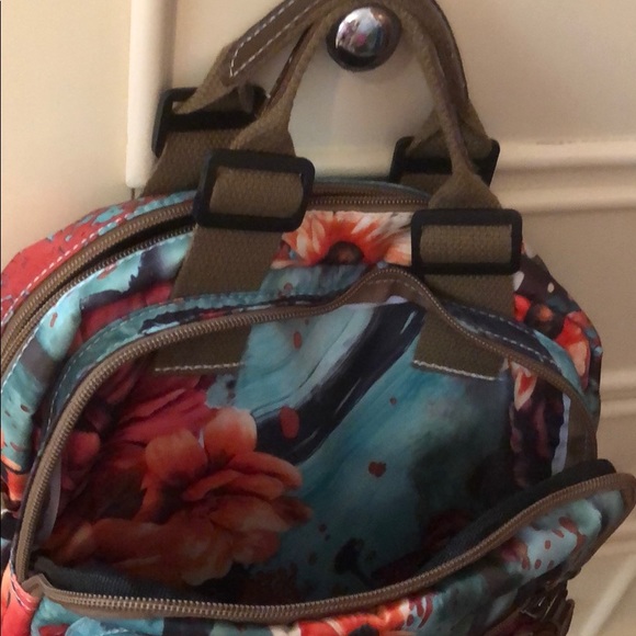 Backpack - Picture 2 of 4